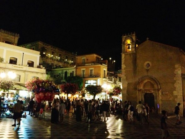 Piazza IX Aprile in Taormina